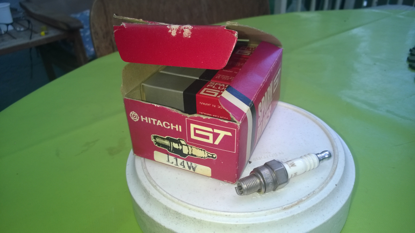 Hitachi L14W tulpat